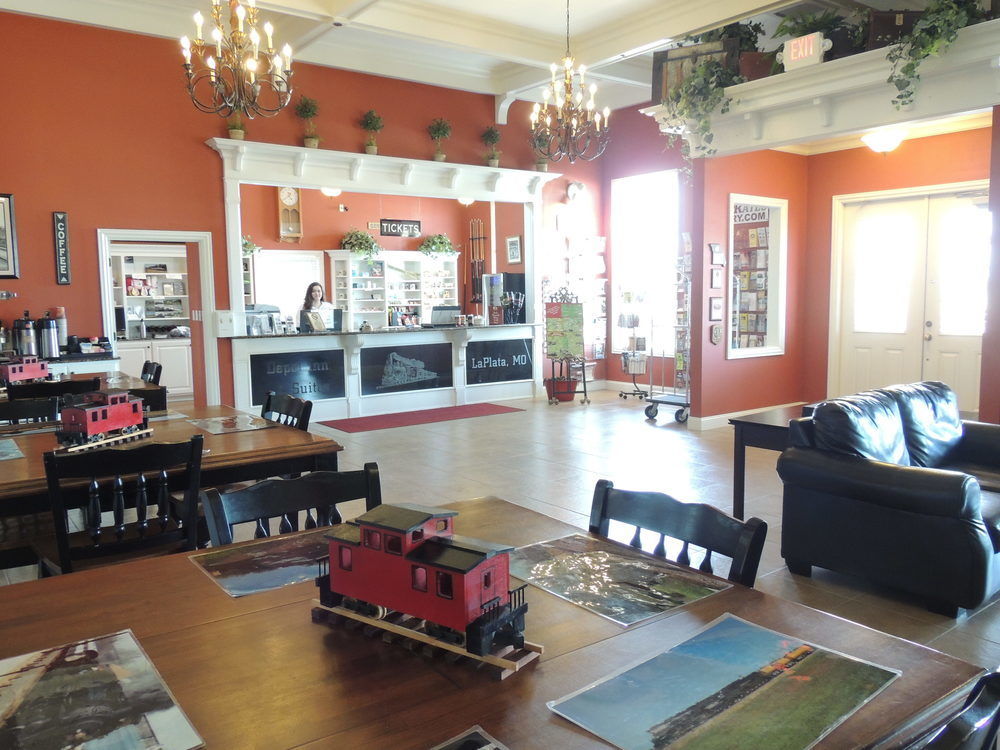 La Plata Depot Inn & Suites מראה חיצוני תמונה